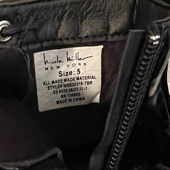 NWT Nicole Miller New York Black Pom Pom Girls Boots Size 5 - Picture 9 of 9